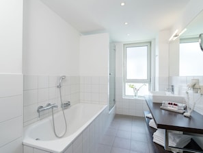 Apartment | Badezimmer | Badewanne