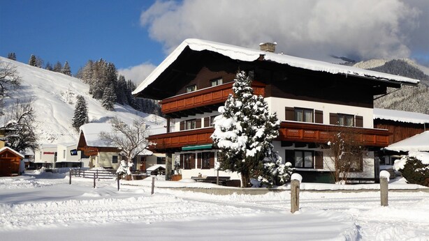 Apartment | Exterior - Spacious Apartment near Ski Trail in Maishofen (Maishofen)
