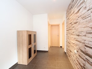 6 bedrooms, bed sheets - Spacious Chalet in Neukirchen am Großvenediger near Ski Area (Neukirchen am Grossvenediger)
