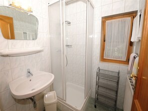 Apartment | Badezimmer | Dusche