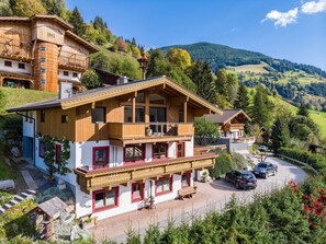 Unclassified image, 2 of 21, button - Spacious Apartment in Saalbach-Hinterglemm near Ski Lift (Viehhofen)