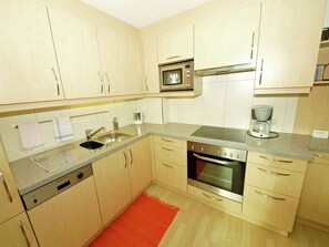 Apartment | Eigene Küche | Kühlschrank, Mikrowelle, Ofen, Geschirrspüler