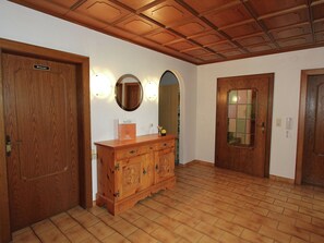 3 bedrooms, individually furnished, bed sheets - Modern Villa in Schlitters Near Ski Area (Schlitters)
