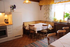 Apartment | Living room - Apartment in Taxenbach Near Ski Lift (Taxenbach)