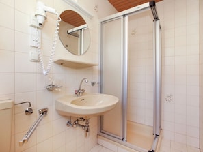 Bathroom | Shower, towels
