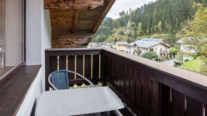 Balcony - Stylish Apartment in Zell am See near Ski Area (Zell am See)