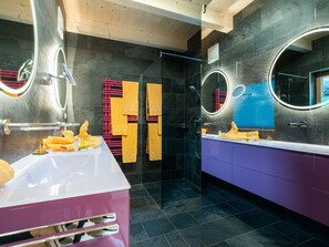 Chalet | Bathroom | Towels