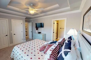 4 makuuhuonetta, silitysrauta/-lauta, Wi-Fi