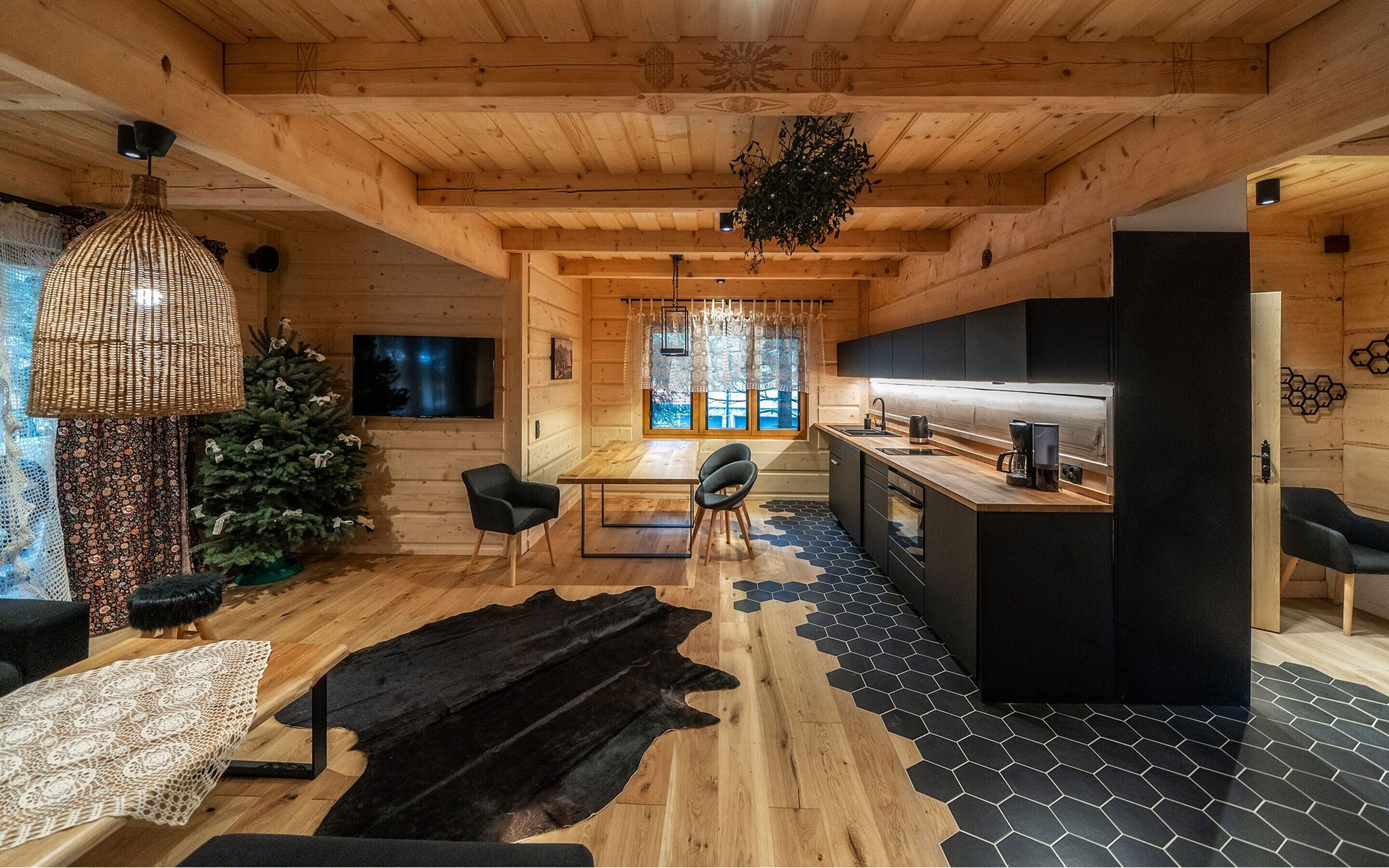 Suite, 2 Bedrooms | Living area