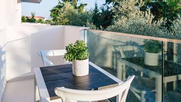 Premium Apartment, 1 Bedroom | Balcony