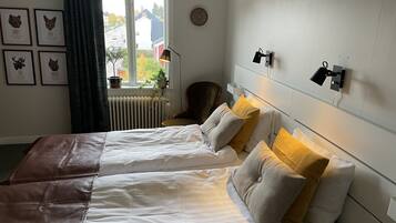 Classic Double Room, Shared Bathroom | Hypo-allergenic bedding, free WiFi, bed sheets