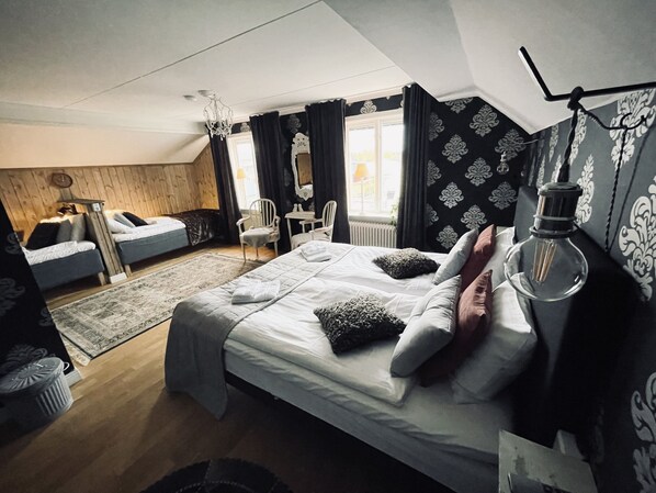 Deluxe Quadruple Room, Shared Bathroom | Hypo-allergenic bedding, free WiFi, bed sheets - Agardhs Pensionat (Sveg)