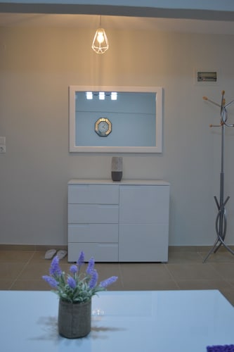 ALL APARTMENT WITH PRIVATE REVENUE