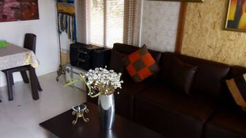 Senior Chalet | Living room