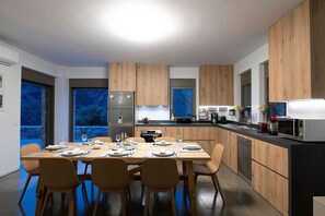 Microwave, oven, dishwasher, toaster