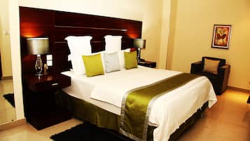 Standard Room | 1 bedroom, in-room safe, laptop workspace, blackout curtains