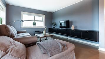 Comfort House, 3 Bedrooms | Living area | Flat-screen TV