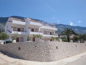 Exterior - Ocean Front Studios (Kefalonia)