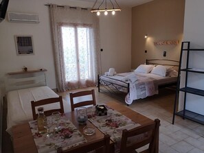 Studio, Sea View | Iron/ironing board, free WiFi - Ocean Front Studios (Kefalonia)
