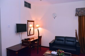 Standard Suite | Living area