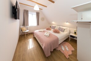 Apartment, 2 Bedrooms | In-room safe, desk, iron/ironing board, free WiFi - Plitvice Retreat Apartments (Plitvicka Jezera)
