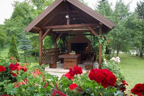 BBQ/picnic Area - Plitvice Retreat Apartments (Plitvicka Jezera)