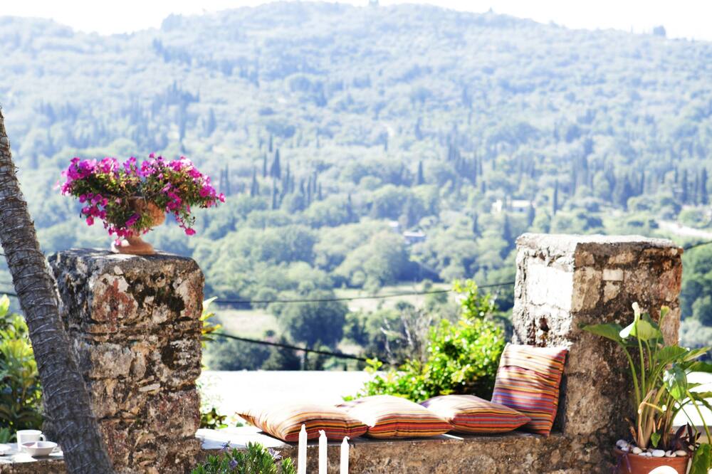 White Jasmine Cottage - Περίθεια