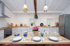 House, 3 Bedrooms | Private kitchen | Full-size fridge, microwave, oven, stovetop - White Jasmine Cottage (Corfu)