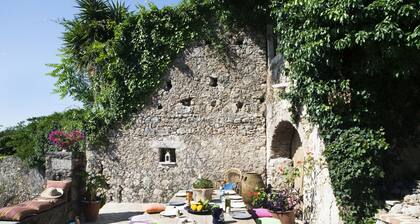 White Jasmine Cottage