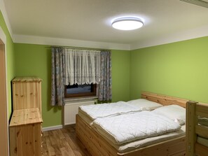 1 bedroom, desk, travel crib, free WiFi