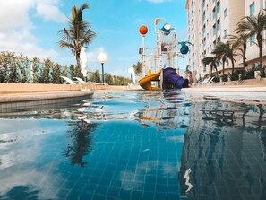 3 outdoor pools