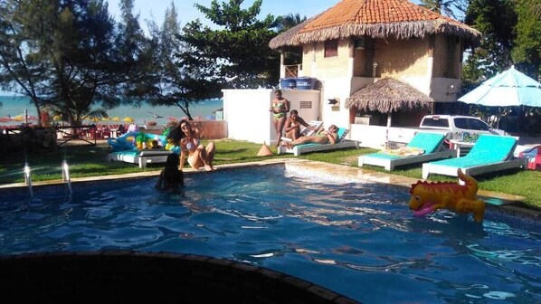 3 piscinas al aire libre