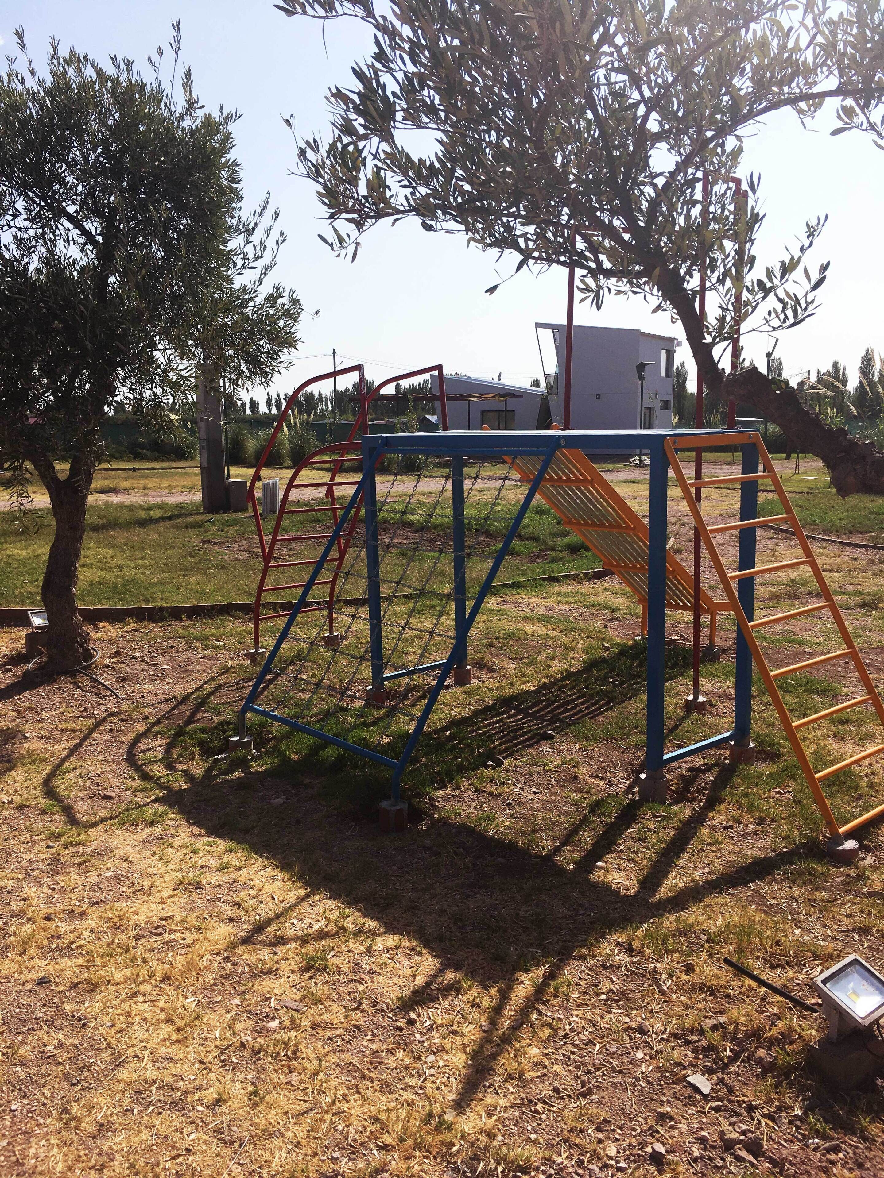 Tempat bermain anak - outdoor