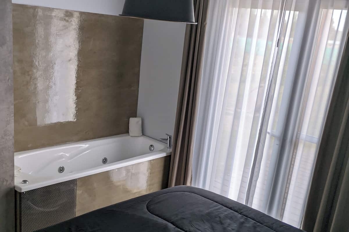 1 habitación, decoración personalizada y sistema de insonorización