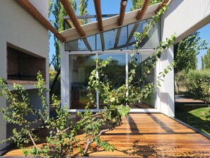 Design-hus - flere senge - bjergudsigt | Terrasse/gårdhave