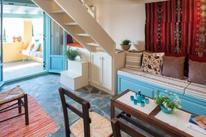 Apartment | Living area | Flat-screen TV