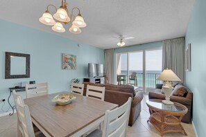 Smart TV, DVD player - Gulf Views-Short Walk 2 Beach-Resort Amenities (Miramar Beach)