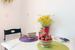 Apartment, 1 Bedroom | In-room dining