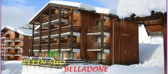 APARTMENT ON THE GROUND FLOOR FACING SOUTH NEAR THE SLOPES + PRIVATE PARKING