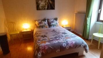 4 chambres, fer et planche Ă repasser, Wi-Fi, draps fournis