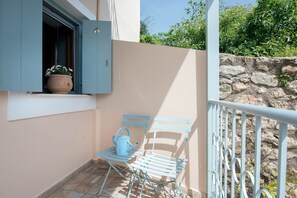 House, 2 Bedrooms | Balcony