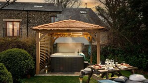 Property grounds - Charming rural Water Mill conversion with private hot tub & EV charging (Looe)