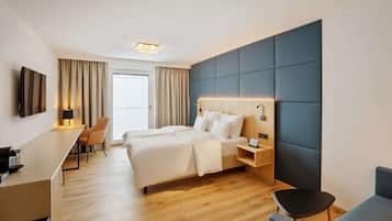 Minibar, Zimmersafe, Schreibtisch, kostenloses WLAN