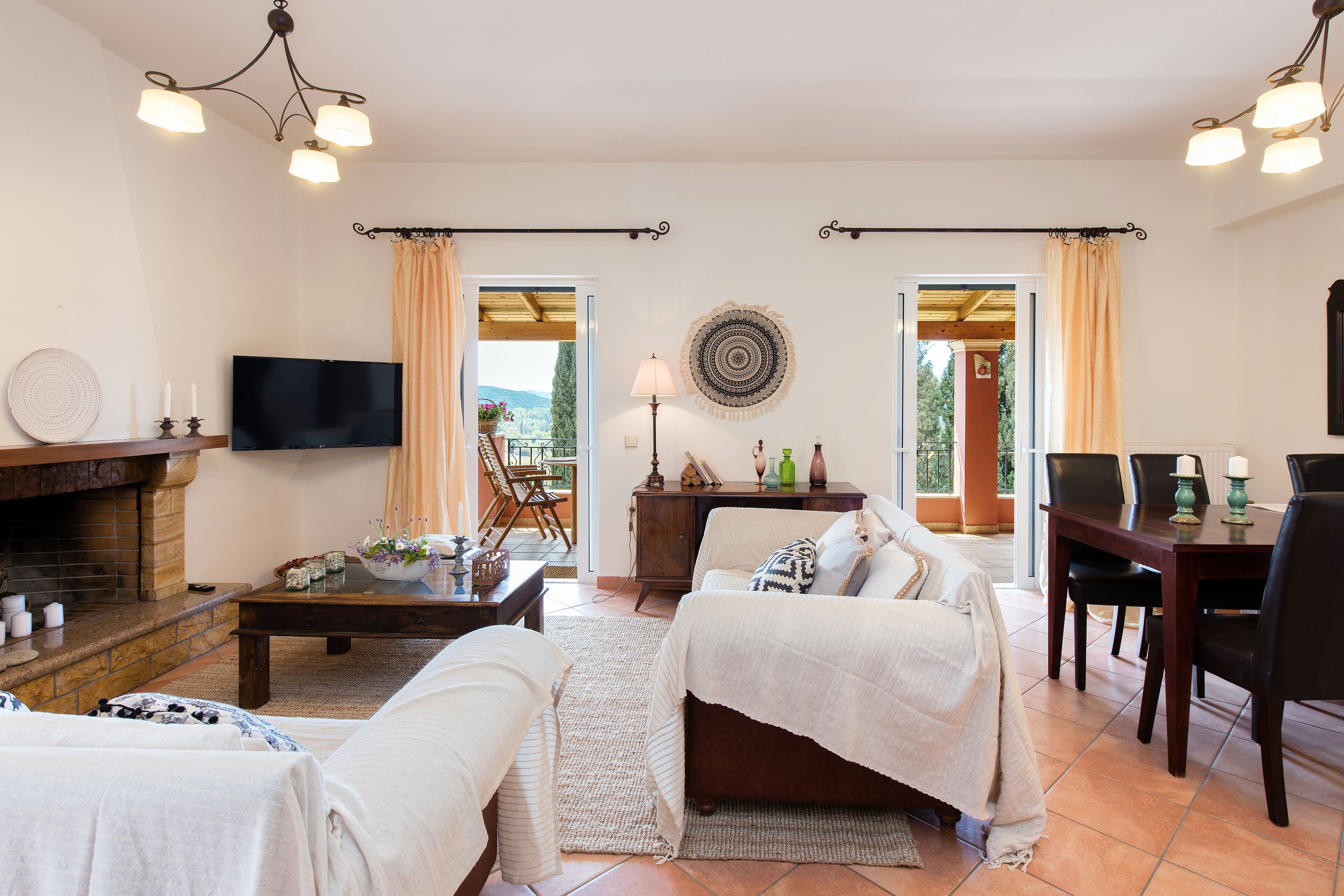 House, 3 Bedrooms | Living room | Flat-screen TV, fireplace