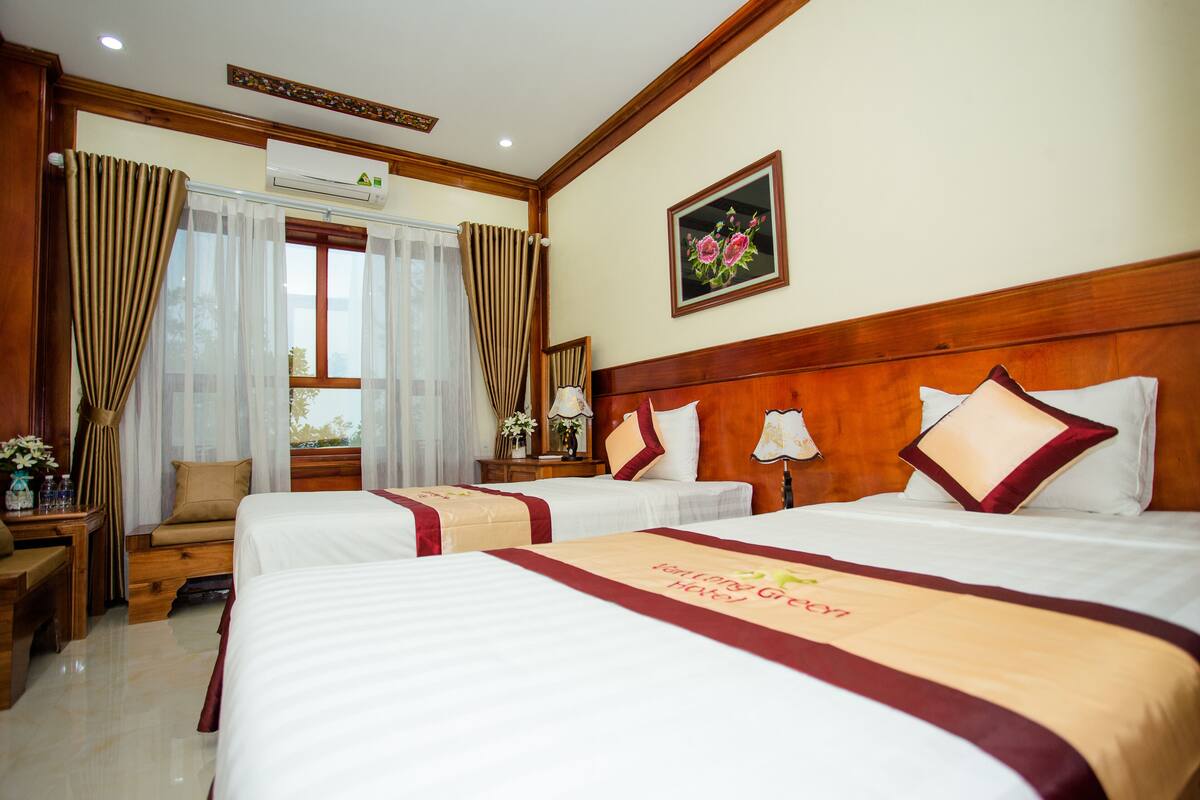 Superior Twin Room, Non Smoking, Mountain View | Meja, Wi-fi percuma, cadar katil 