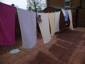 Douche, douche hydromassante, articles de toilette gratuits