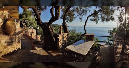 THEAMA par AROKARIA. APPARTEMENTS - 50mt de la mer