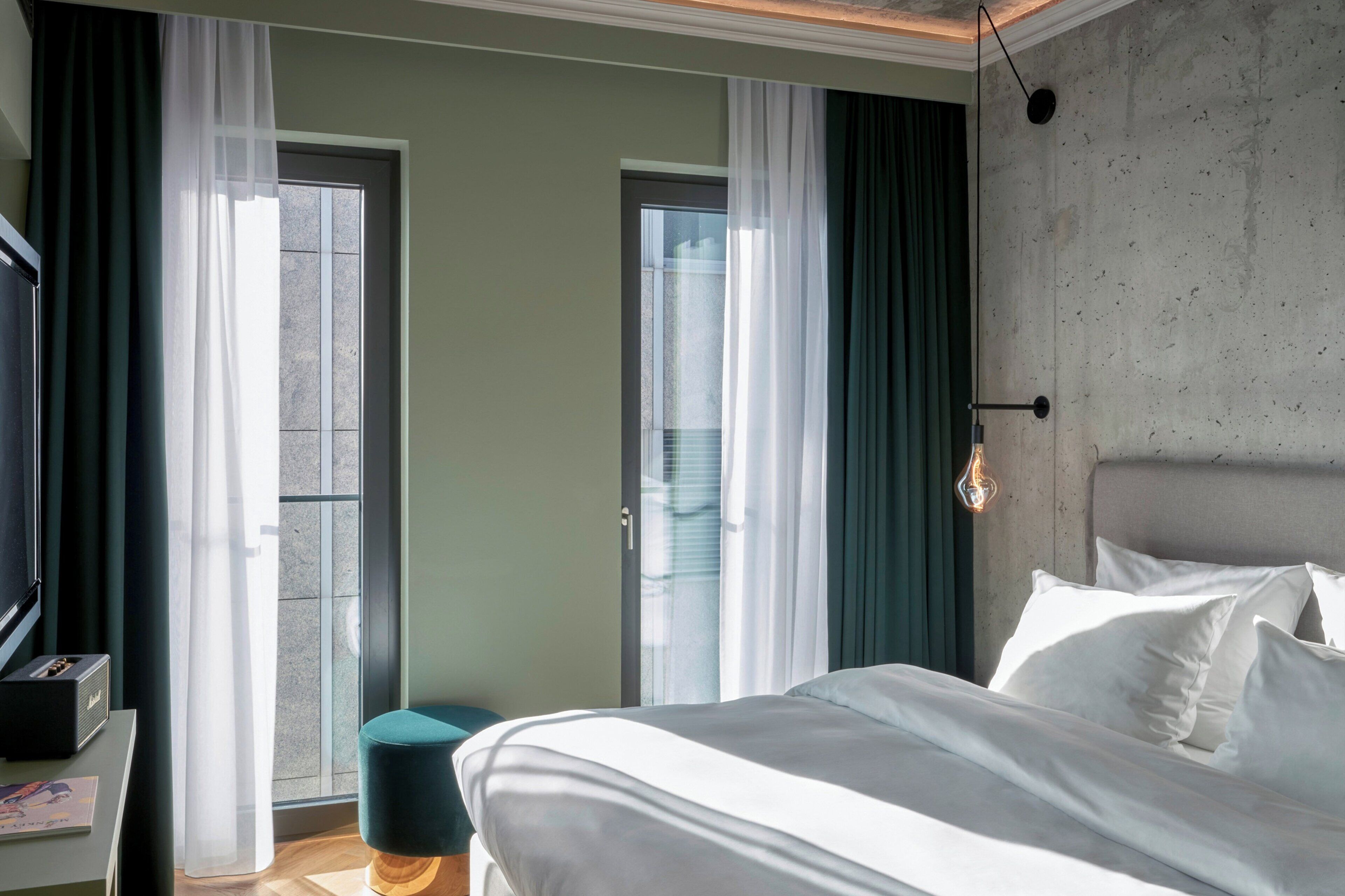 premium room, 1 king bed, non smoking | in-room safe, desk, soundproofing, free wifi