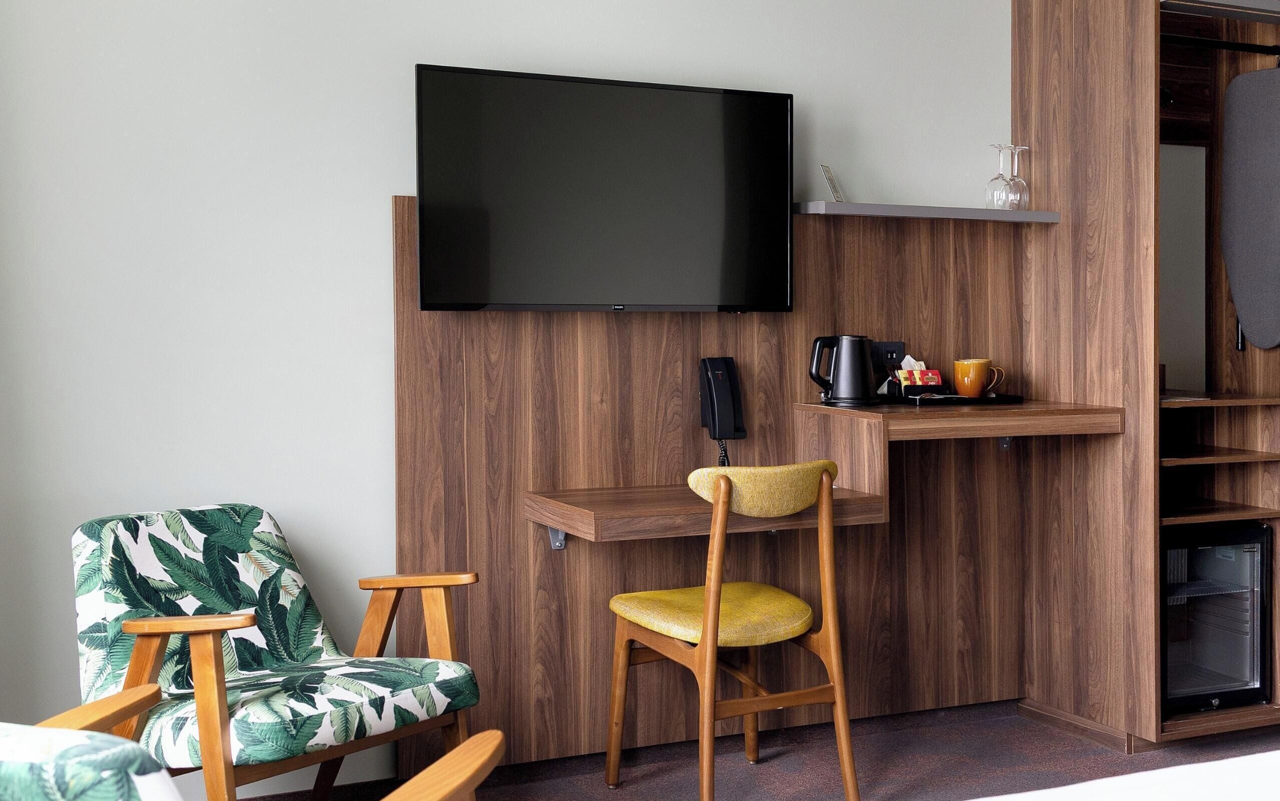 Standard Double or Twin Plus with Spa Access | Minibar, in-room safe, desk, laptop workspace