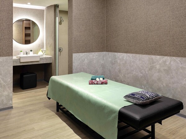 Couples treatment rooms, body treatments, aromatherapy, body wraps - Mercure Bengkulu (Bengkulu)